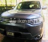 Mitsubishi Outlander Phev G Navi Premium 2013