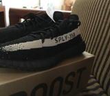 Authentic Hypebeast Yeezy Oreo Size 12