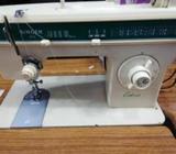 Singer Zigzag Sewing Machine