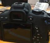 Canon EOS 750D Camara